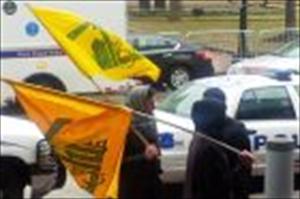 Hisbollah-Fahnen vor der israelischen Lobby in Washington gehisst