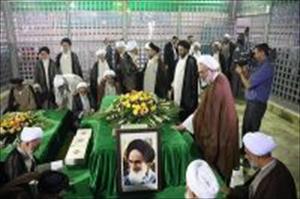 مجلس خبرگان رہبری کے نمائندوں کی بانی انقلاب کے مزار پر حاضری