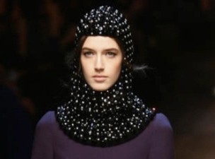 Image / Milan Fashion Week Introduces Hijab Friendly Headwear