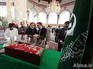 مستشار رئيس الجمهورية الباكستاني الأسبق يزور جناح العتبة العباسية المشارك في الأسبوع الثقافي