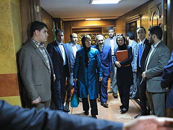 Ashton se réunit avec les autorités iraniennes