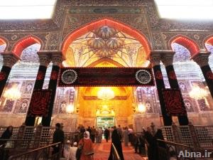 بالصور / مرقد الإمام الحسين (ع) في كربلاء يتشح بالسواد استعدادا لذكرى استشهاد السيدة الزهراء(ع)