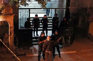 Bomba Explota fuera de la Embajada de Israel en El Cairo