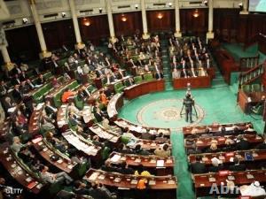البرلمان الليبي يمهل الجماعات المسلحة اسبوعين لفك الحصار عن مرافىء النفط