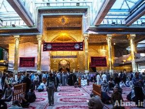 بالصور / مرقد أبي الفضل العباس (ع) يتّشح بالسواد ويعلن حالة الحداد بمناسبة استشهاد السيدة الزهراء (ع)