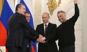 Крымы өз гәрарыны верди: Русиjаjа бирләширик + Фото