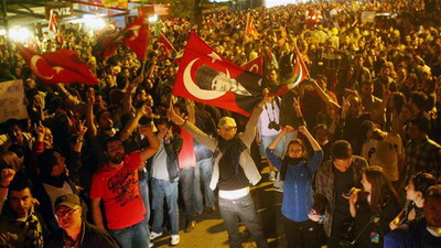 Les Turcs, en colère contre les politiques d’Erdogan envers la Syrie