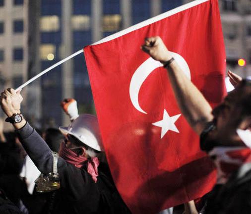 بدء التصويت في الانتخابات البلدية بتركيا