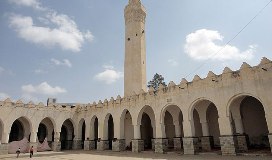 Historic mosque in Yemen at risk of collapse