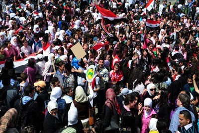 Marches imposantes partout en Syrie commémorant l'anniversaire du Parti Baas