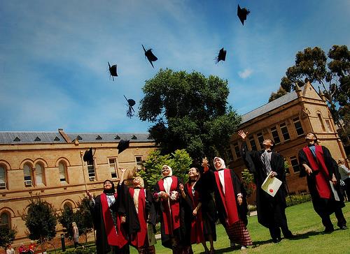  UK Mulling 'Shariah-Compliant' Student Loans 