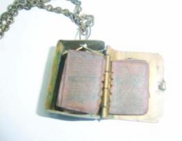 Pilgrim Claims to Have World’s Smallest Quran 