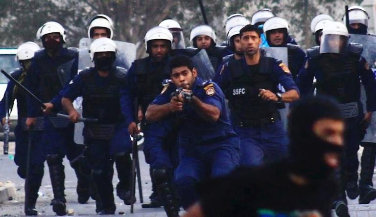  قوات الامن البحرينية قتلت 13 متظاهرا سلميا برصاص الشوزن واصابت 96 آخرين في 2013