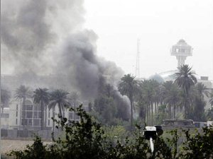 استشهاد واصابة 67 شخصا بانفجار سيارتين مفخختين في بغداد
