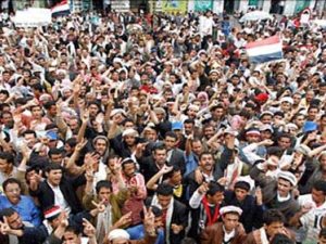 تظاهرة في اليمن تطالب باسقاط الحكومة وترفض التدخل الخارجي
