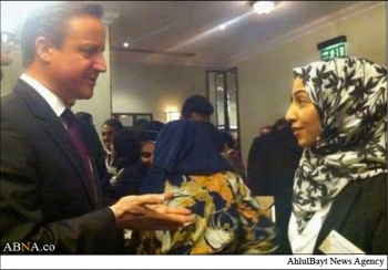 英国首相为穆斯林女性颁发伊本·西奈奖
