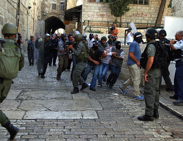  Israeli forces Storm Al-Aqsa Mosque, Injures Palestinian Worshippers