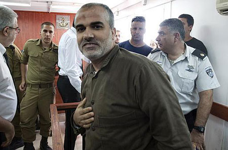 إستمرار أزمة عزل أحد قادة الأسرى الفلسطينيين في سجنون الاحتلال الإسرائيلي