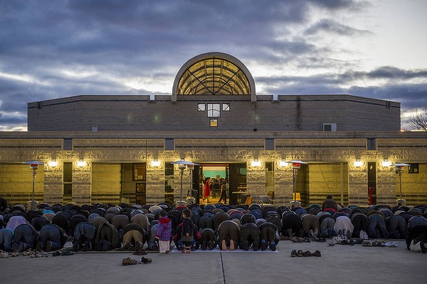  Prayers to Continue at Islamic Centre Despite Vandalism 