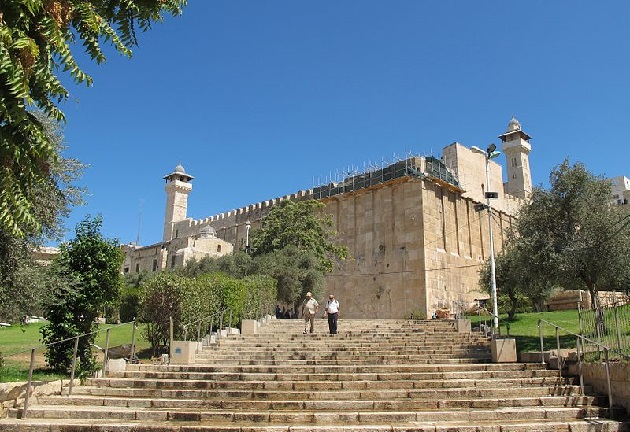 Israel to close Ibrahimi Mosque to Muslims on Passover