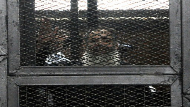 القضاء المصري يحكم بسجن صلاح أبو إسماعيل 7 سنوات ويؤجل محاكمة مرسي إلى 22 أبريل 