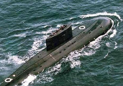  ايران تكشف عن انتاج غواصة "فاتح" ومدمرات "جماران"