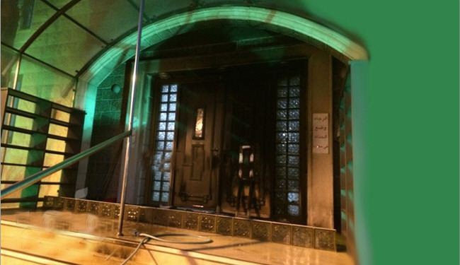  بالصور / مستوطنون يحرقون مسجداً بأم الفحم واعتقال 3 فلسطينيين بالخليل
