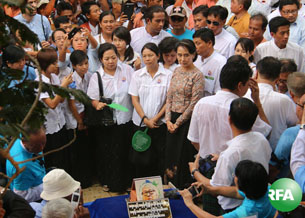 ဦးဝင္းတင္ စ်ာပန ေသာင္းနဲ႔ခ်ီ တက္ေရာက္ဂုဏ္ျပဳ