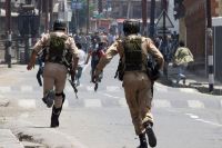 جموں کشمیر میں گرفتاریوں کی لہر، دسیوں کشمیری رہنما گرفتار