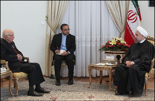 ایران، پاکستان میں امن کو اپنے ملک میں امن کے مترادف سمجھتا ہے: صدر جمہوریہ