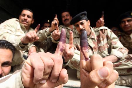 Irak: le scrutin des forces de sécurité endeuillé par des attentats    
