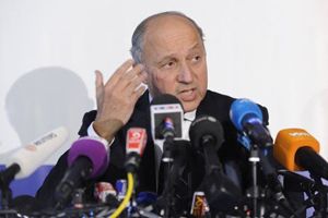 Fabius exclut toute guerre avec la Russie    