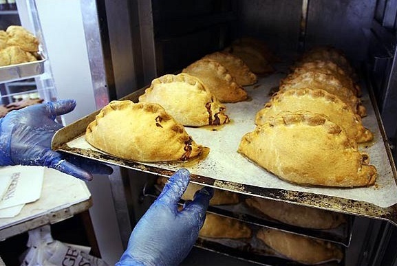 UK: Pork DNA found in halal chicken burgers