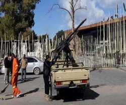 لیبیا، پارلیمنٹ پر مسلح افراد کا حملہ، وزیر اعظم کے انتخاب کی کارروائی معطل