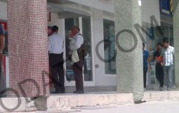 Sokak ortasında göstere göstere… / Foto