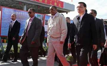 အာဖရိကတိုက္ကို ကူညီေထာက္ပံ့ေငြ ၁၂ ဘီလီယံေပးမည္ဟု တ႐ုတ္ဝန္ႀကီးခ်ဳပ္ ကတိျပဳ 