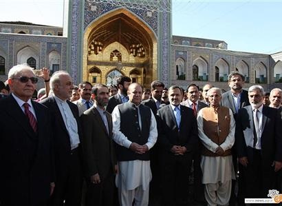  Pakistani Prime Minister Made a Pilgrimage to Razavi Holy Shrine