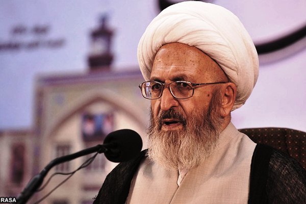 «آية الله جعفر السبحاني» يؤكد على ضرور الحفاظ على وحدة الأمة الإسلامية 