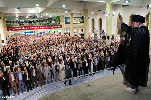 İnqilab Rəhbəri: İran xalqının qarşısında ABŞ və digər qüdrətlər heç nə edə bilməzlər 