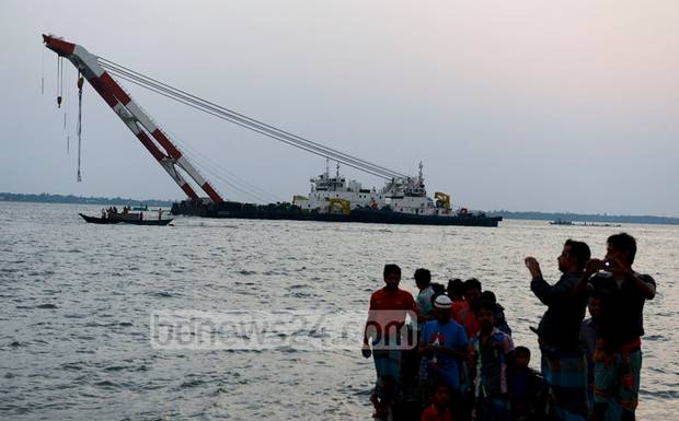 ঝড়ে মেঘনায় লঞ্চডুবি, ১২ লাশ উদ্ধার