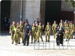 135 Israeli conscripts, settlers desecrate Aqsa Mosque