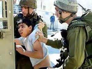 سلطات الاحتلال تواصل جرائمها وتعزل الأطفال الفلسطينيين إنفراديا