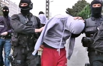 فرنسا: اعتقال 7 أشخاص من المقاتلين العائدين من سوريا