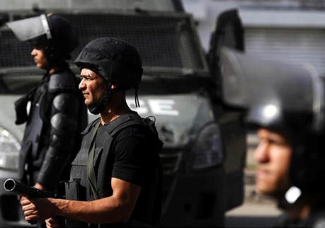 مسلحون مجهولون يقتلون شرطيين اثنين في المنيا بمصر