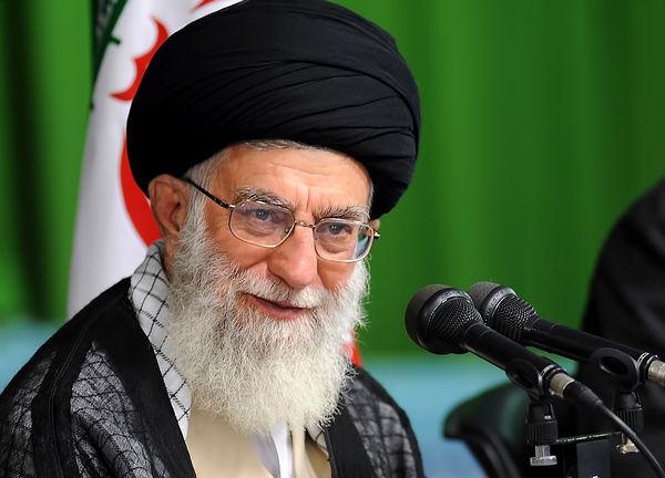 Imam Khamenei sends letter to Iranian students studying in India 