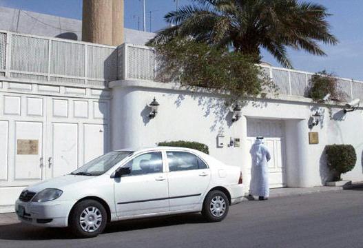 السعودية تسحب كل طاقمها الدبلوماسي بعد إغلاق السفارة في ليبيا