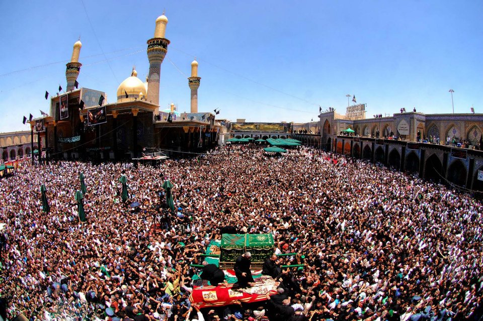 ملايين المسلمين الشيعة يحيون ذكرى استشهاد الامام موسى الكاظم (ع) في بغداد