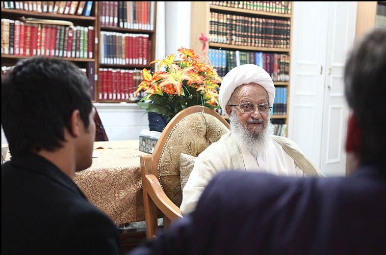 Imam Khomeini amat prihatin terhadap Islam dan program keagamaan