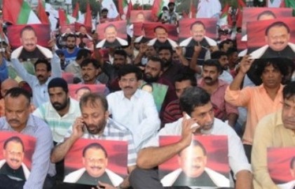 الطاف حسین کي گرفتاری پر ان کے حامیوں کا دھرنا جاری