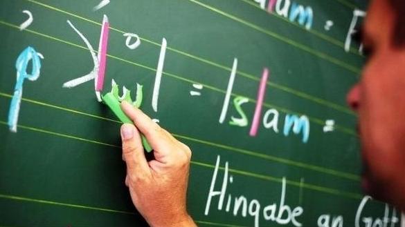  بريطانيا: الحكومة تعتزم إصدار قانون لمراقبة المعلمين المسلمين